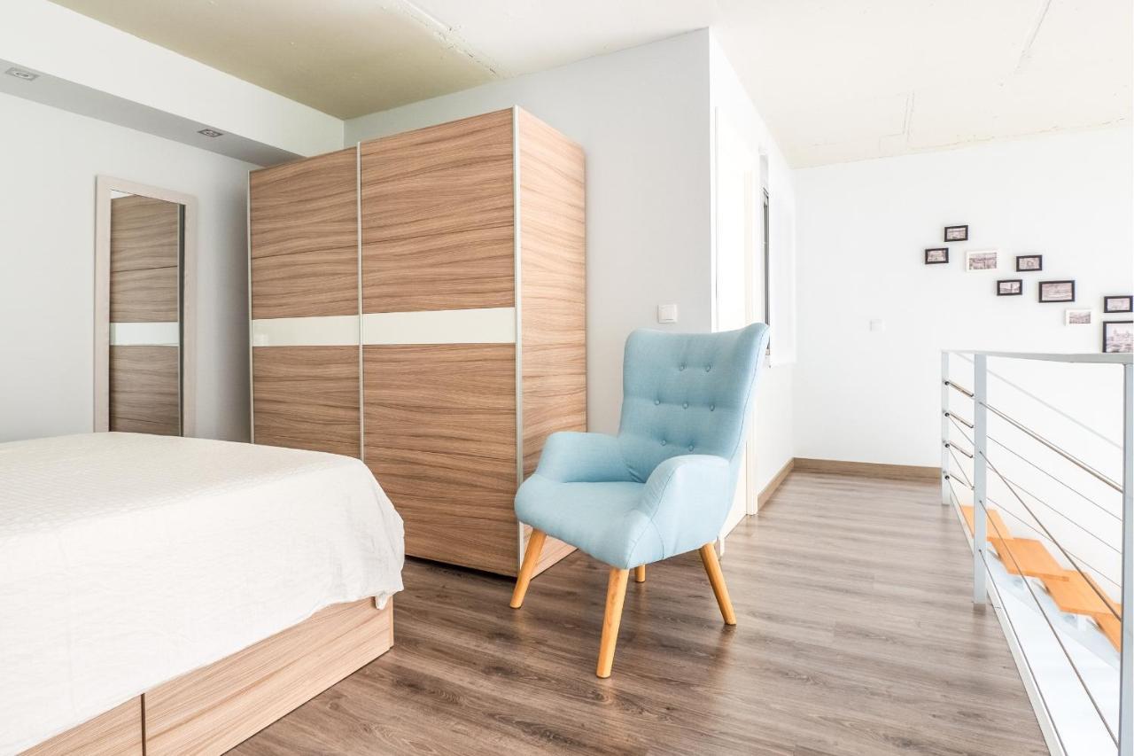 El Ventero Apartment - Elegante Apt Para 5 Con Terraza, Wi-Fi Y Aparcamiento En La Calle Camarma de Esteruelas Exterior foto