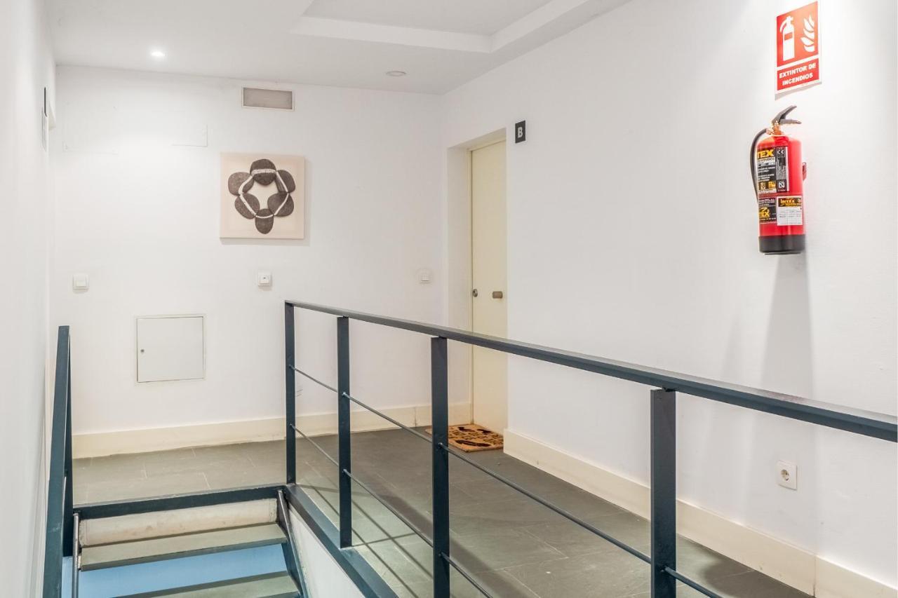 El Ventero Apartment - Elegante Apt Para 5 Con Terraza, Wi-Fi Y Aparcamiento En La Calle Camarma de Esteruelas Exterior foto